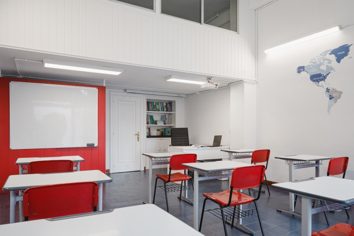 The Real Academy of English — Del propietario
