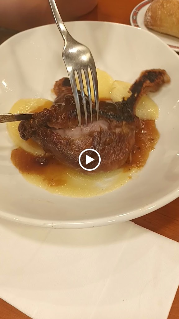 Restaurante Sidreria Pil Pil — Videos