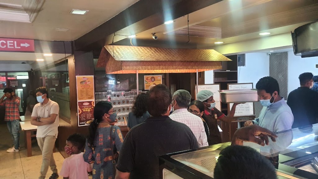 Mra Bakery Restaurant Vadakara