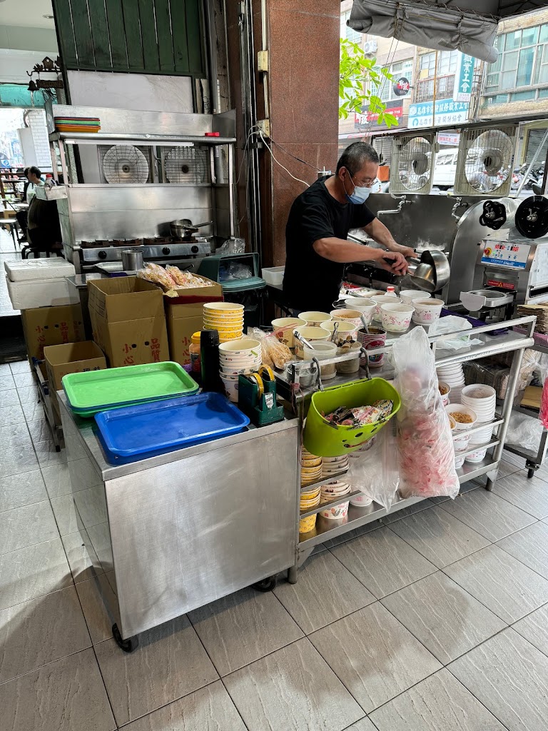 ㊣ 美迪亞漢堡店（六合二路)｜ 打烊前半小時無內用｜禁帶外食 的照片