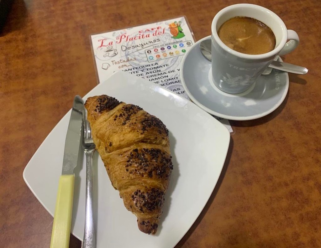 Cafe La Placita del karacol — Comida y bebida
