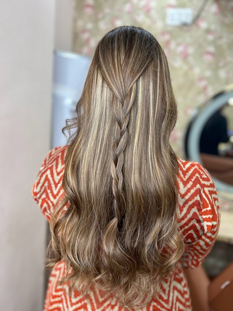 Alpanache Salon And Spa