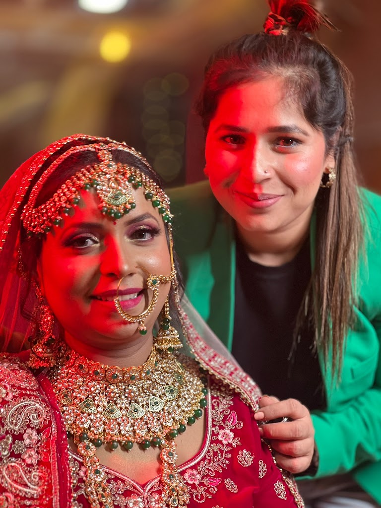 Sarah S Unisex Salon Makeup Studio