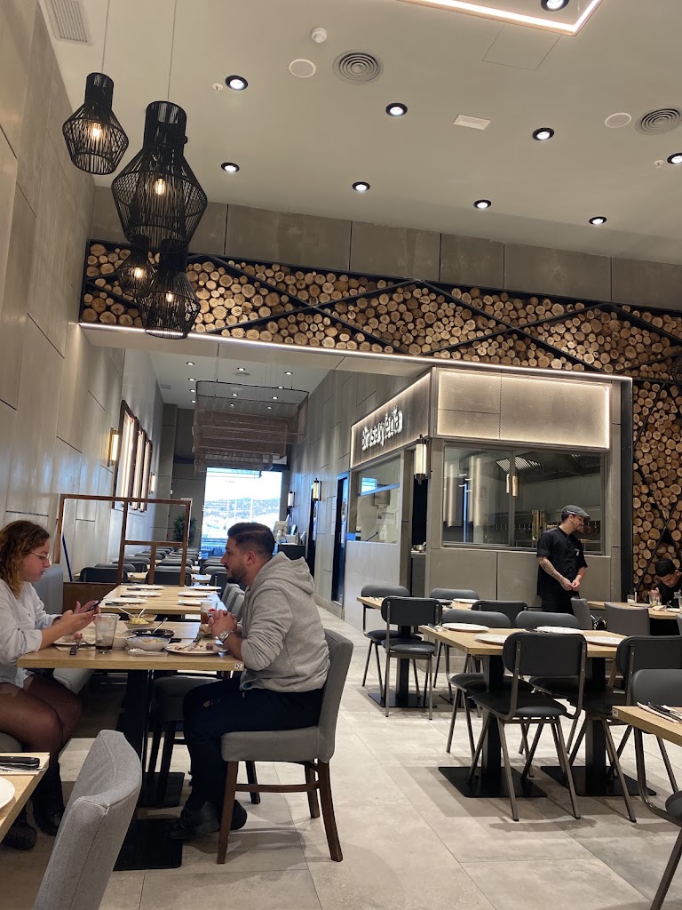Restaurante Brasaylena Nevada — Ambiente
