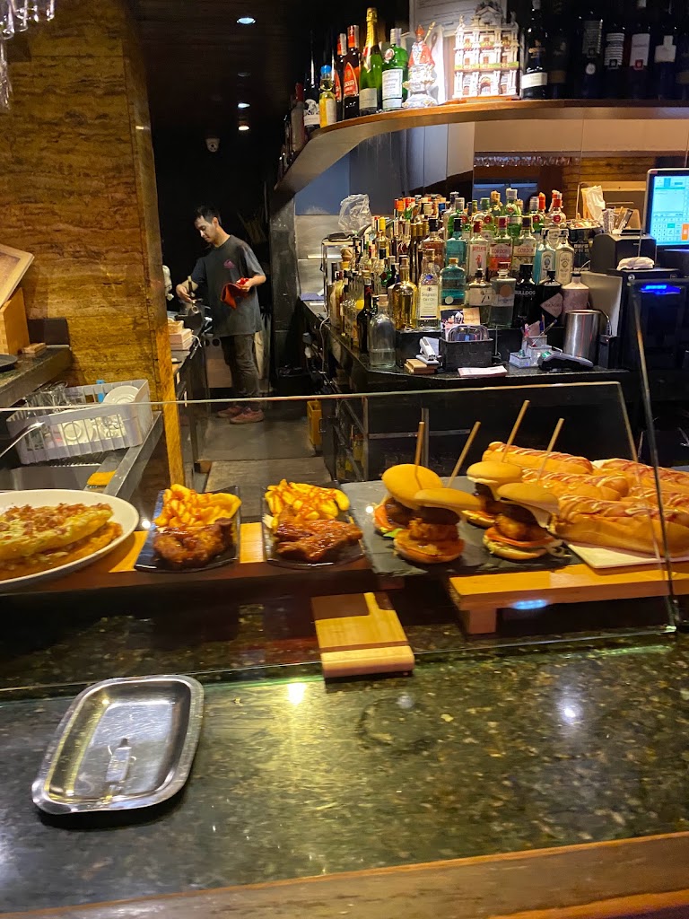 Bahia Food Club Pamplona — Comida y bebida