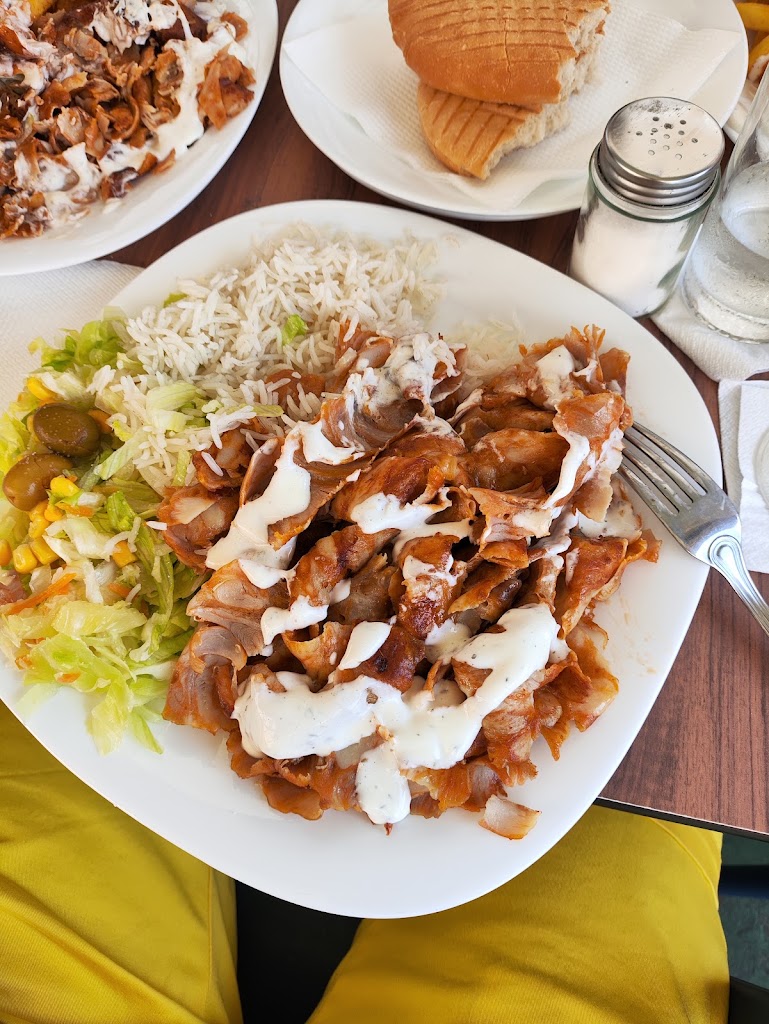 Amigos kabab mouad aguilas — Comida y bebida