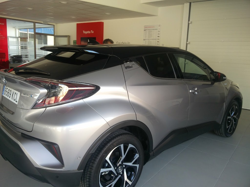 Concesionario Oficial TOYOTA - Autoforum — Interior