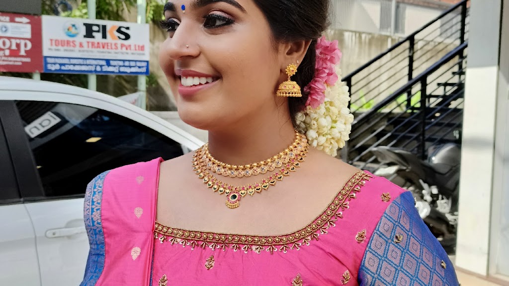 Ian Dale Family Salon Make Up S