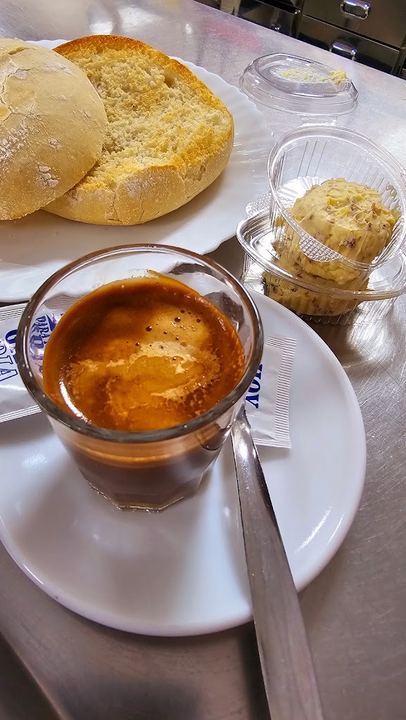 Cafeteria Bar El Canal 2 — Cafe