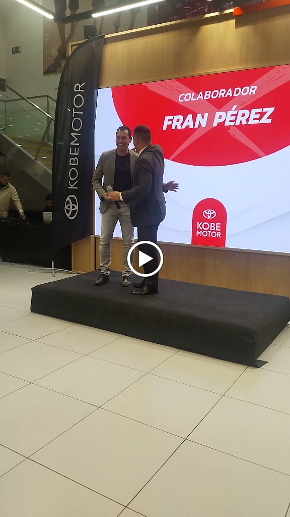 Concesionario Oficial TOYOTA - Kobe Motor — Interior