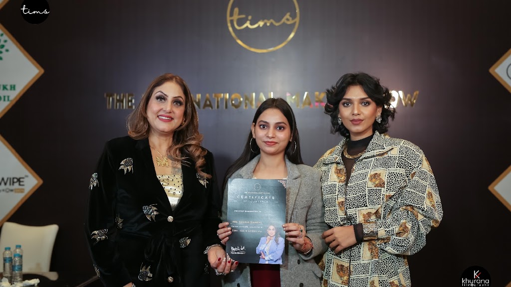 Sakshi Glam Studio Academy