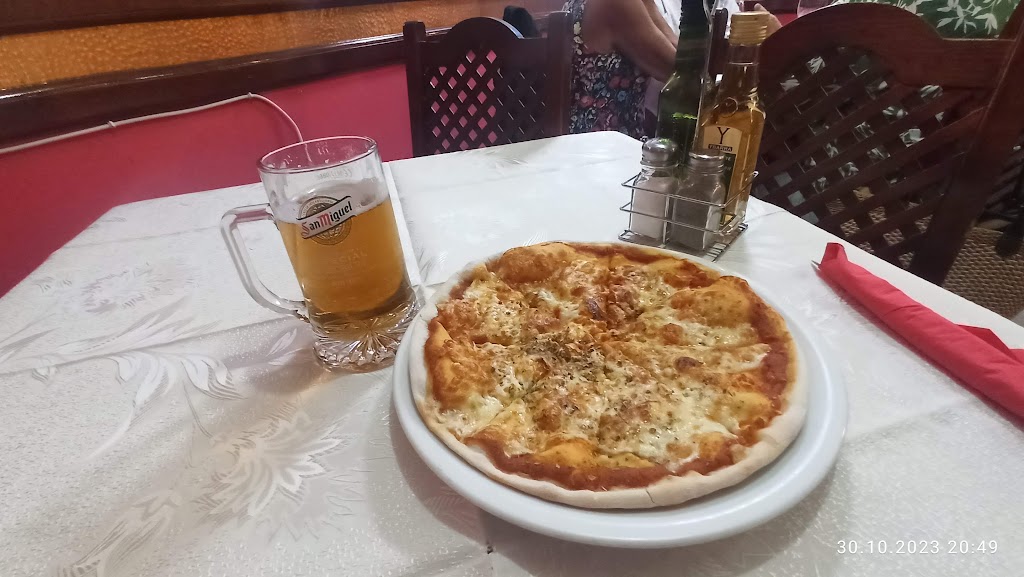 Pavarotti — Comida y bebida
