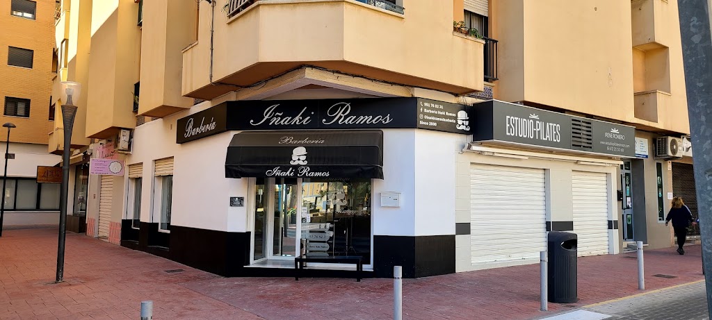 Barberia Inaki Ramos — Exterior