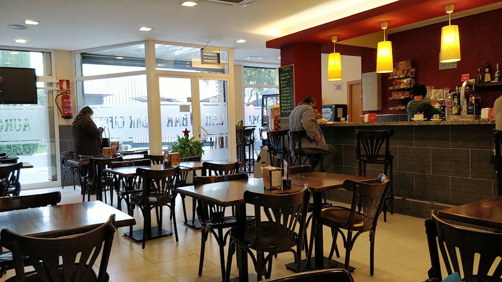 Bar Cafeteria Restaurante Aurora — Ambiente