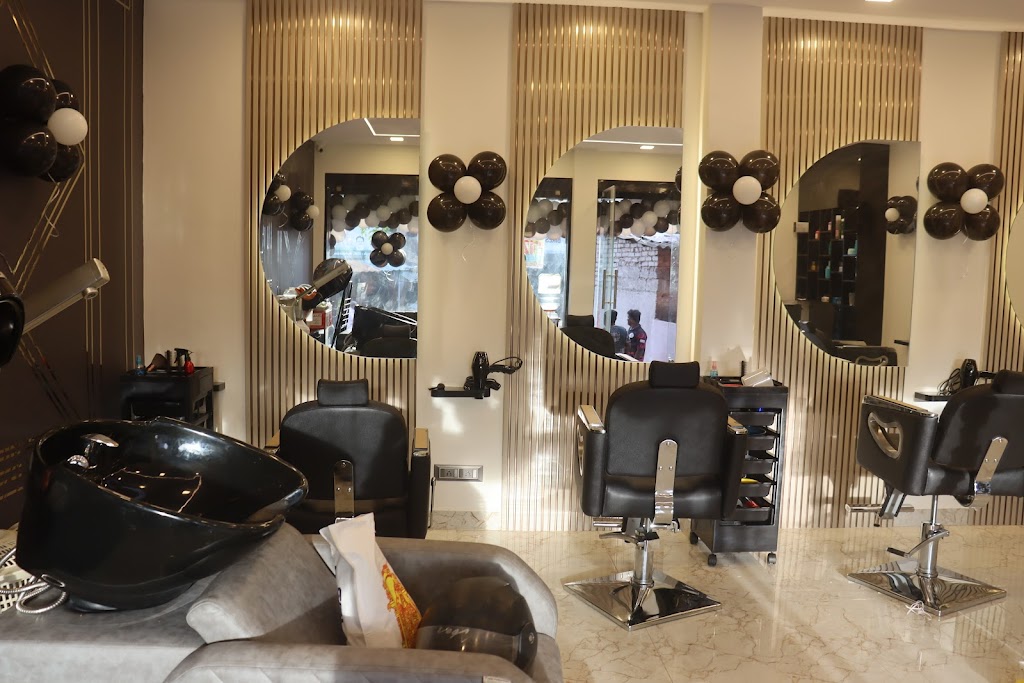 Mirror Mens Hair Style Salon