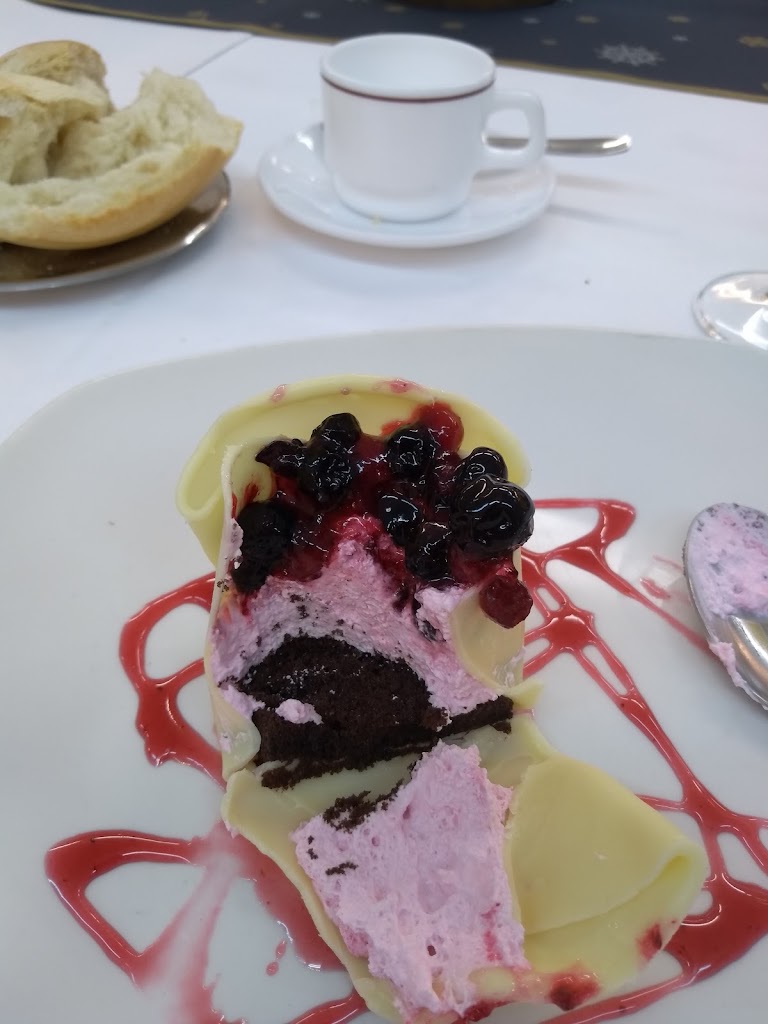 Hotel El Emigrante — Comida y bebida