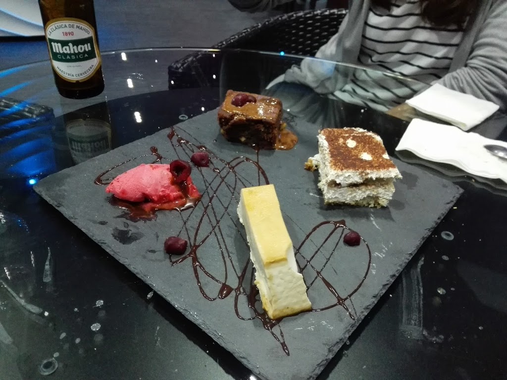 Luxury ,grupo Feliner — Comida y bebida