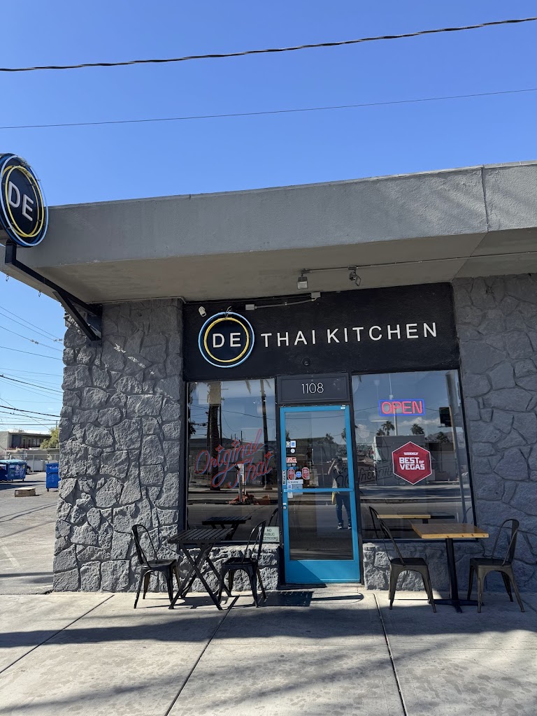 D E Thai Kitchen