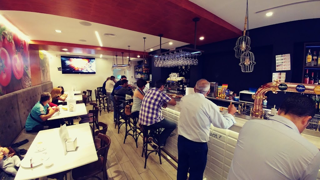 Churreria y Bar La Antigua Nacional — Ambiente