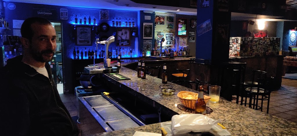 Let's Go Rock Bar — Ambiente
