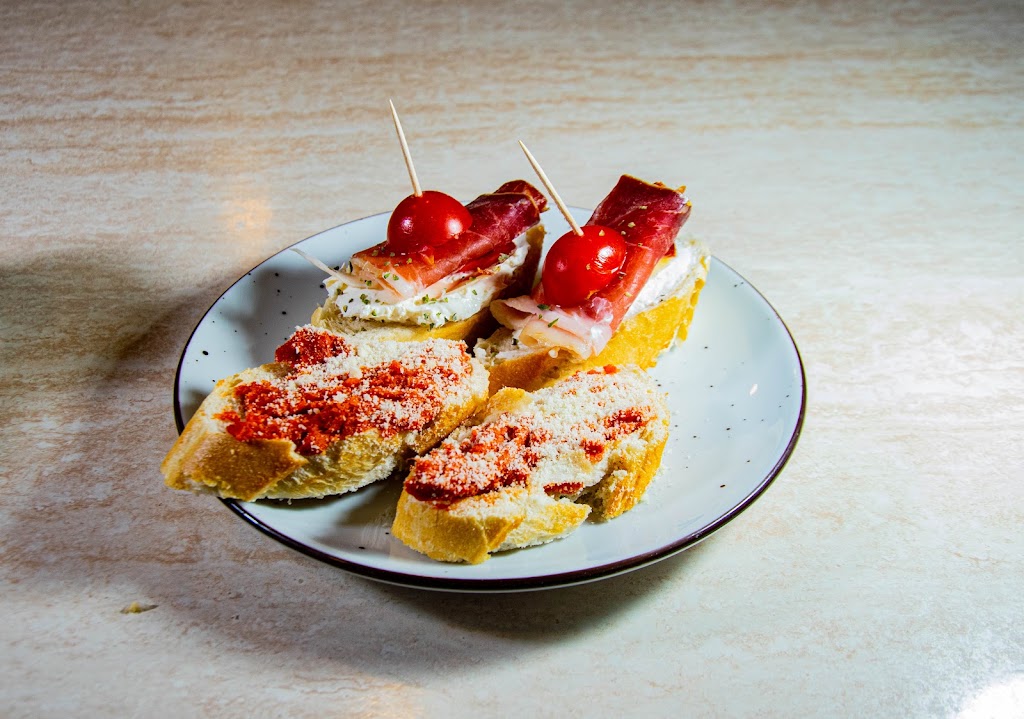 Restaurante La Industrial 2.3 — Comida y bebida