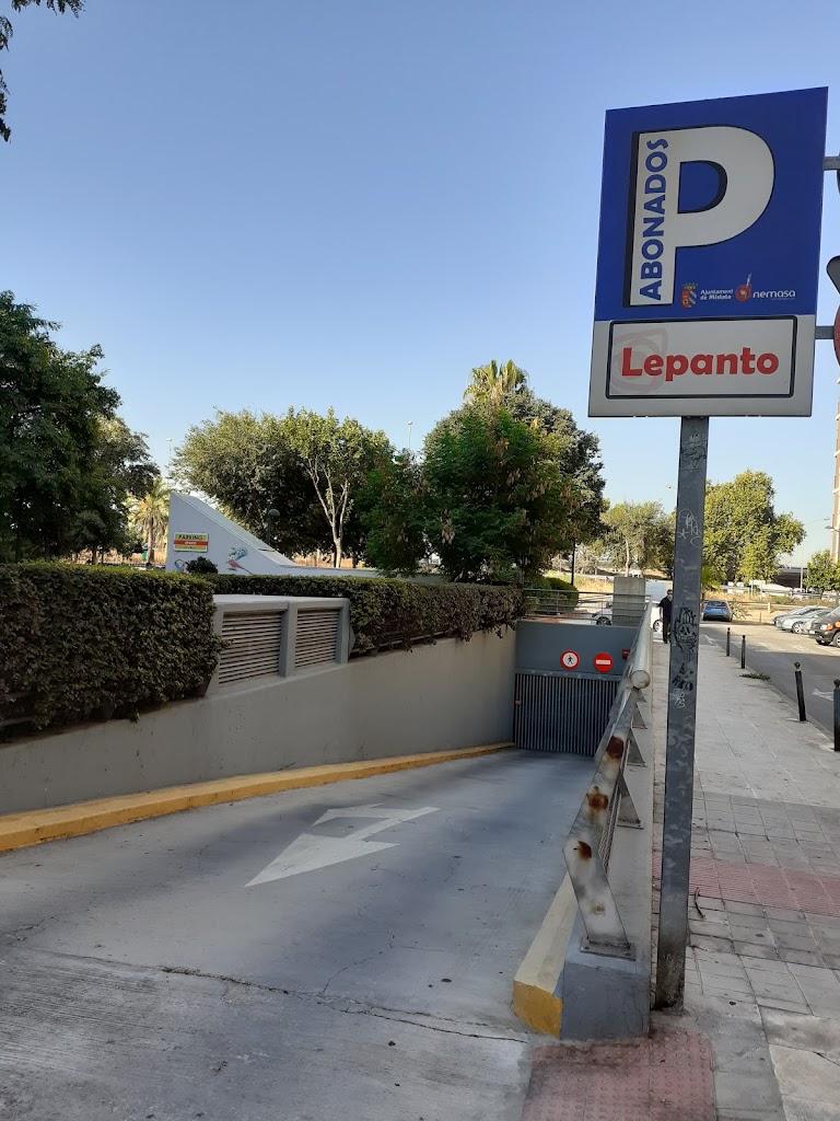Estacionamiento Lepanto