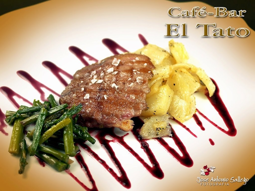 Cafe Bar El Tato — Comida y bebida