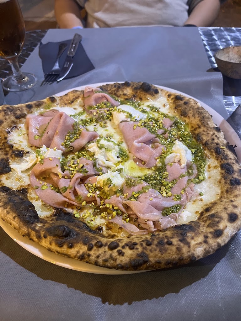 La Pizza di Simo — Comida y bebida