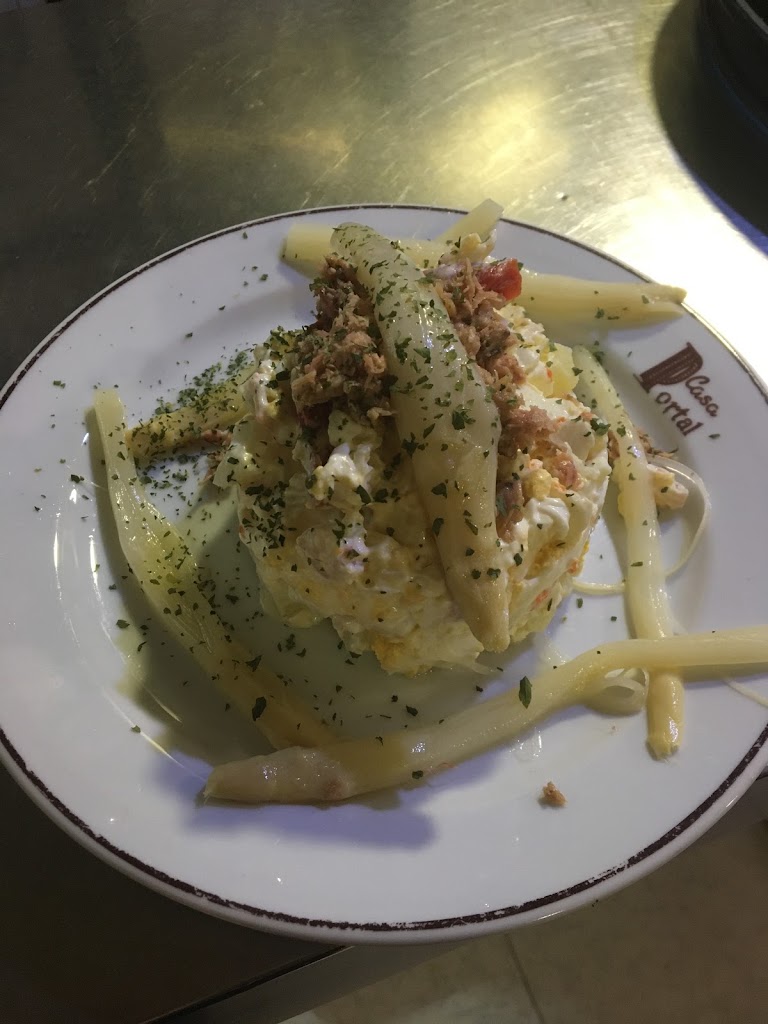 Bar Hermanos Garcia — Comida y bebida