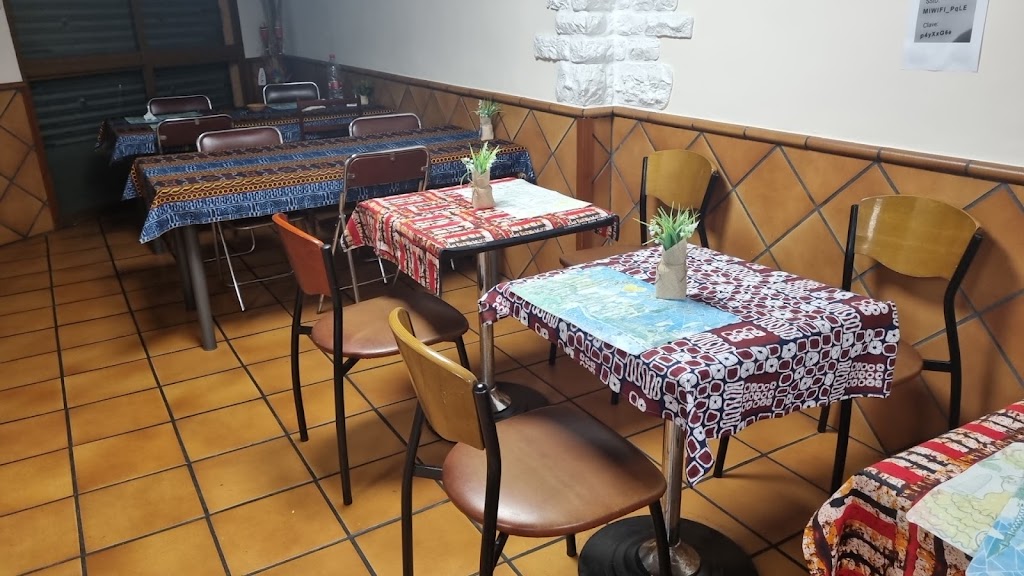 bar restaurante black &White