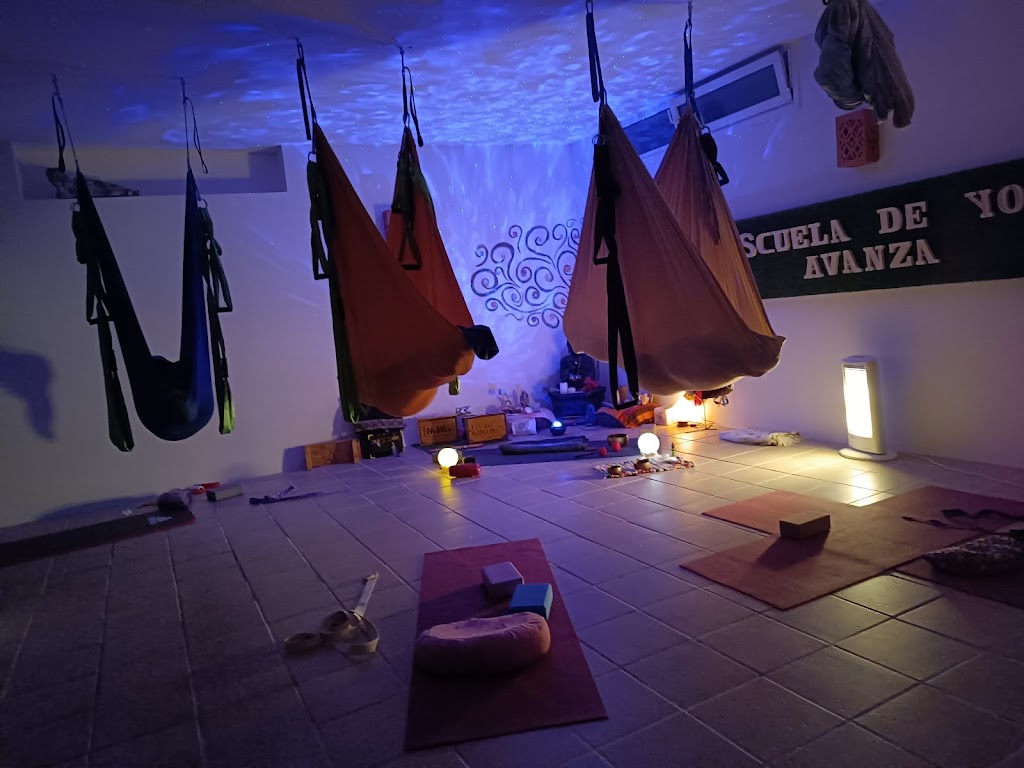Escuela de yoga AVANZA