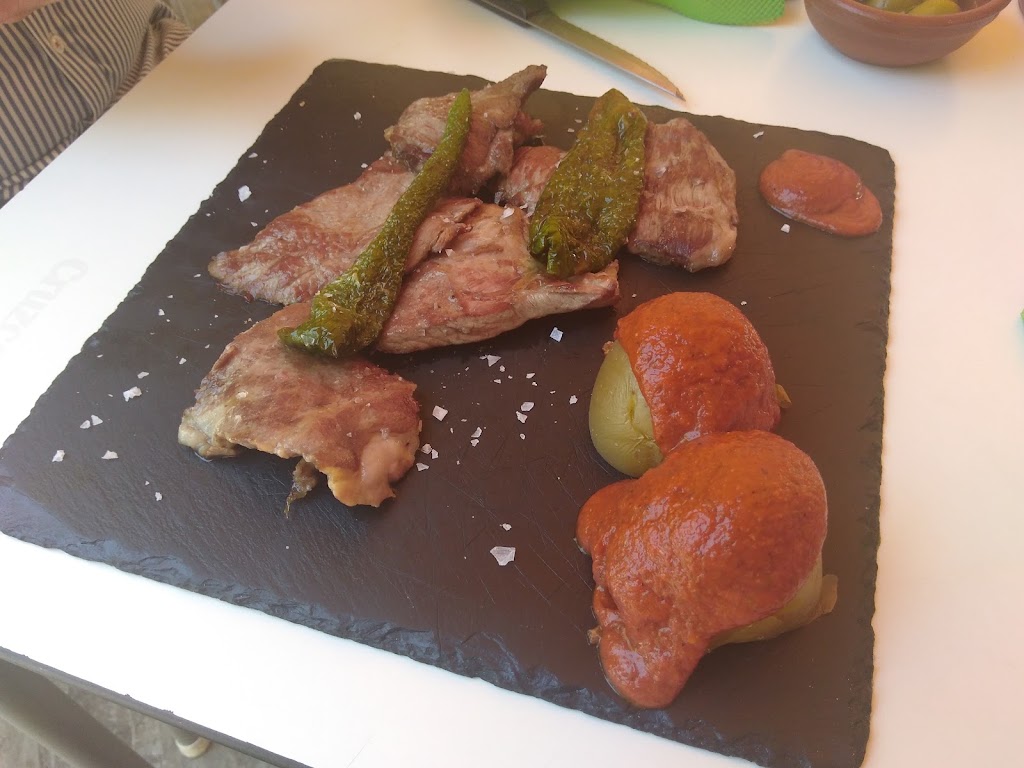 Cafe Bar Silen — Comida y bebida