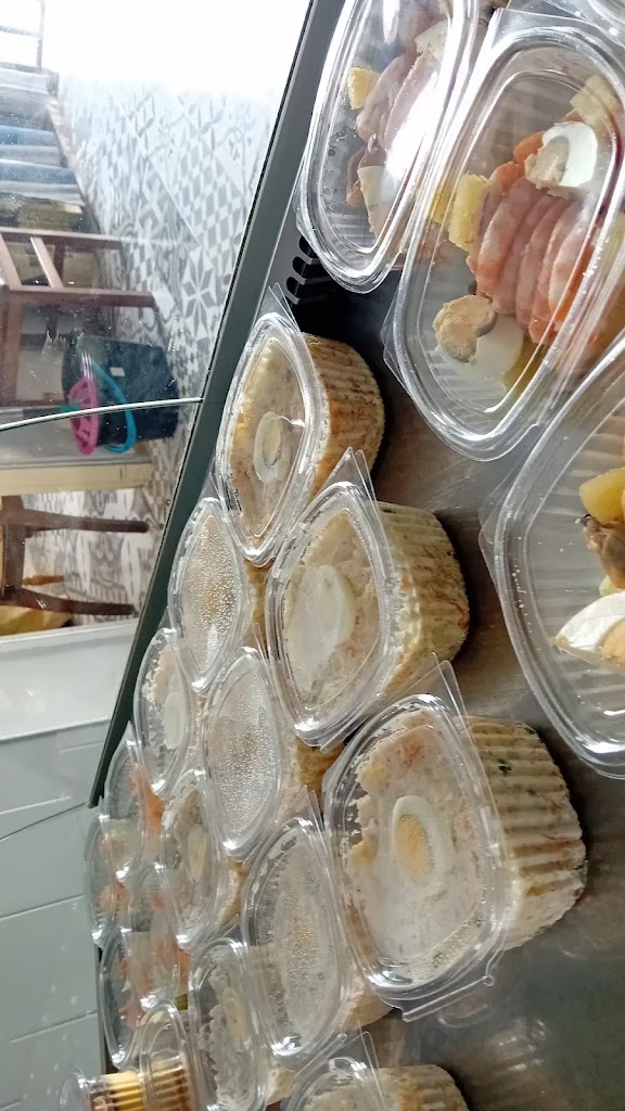 La Fiambrera de la Abuela — Comida y bebida