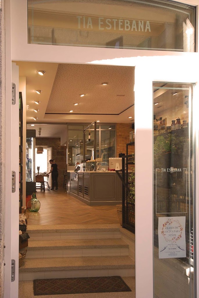 TIA ESTEBANA. Micromercado Selecto