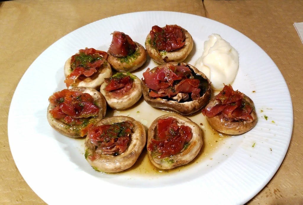 Restaurante Dalma — Comida y bebida