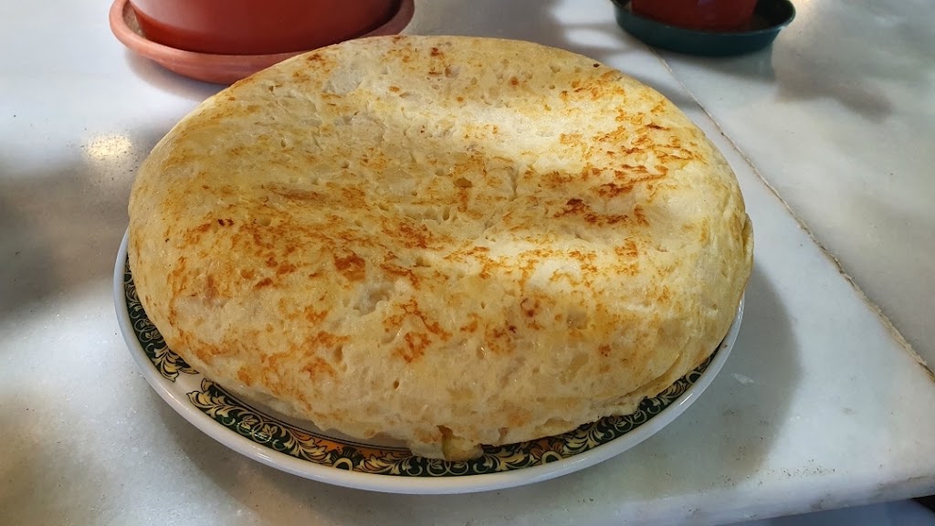 Taberna La Leyenda — Comida y bebida
