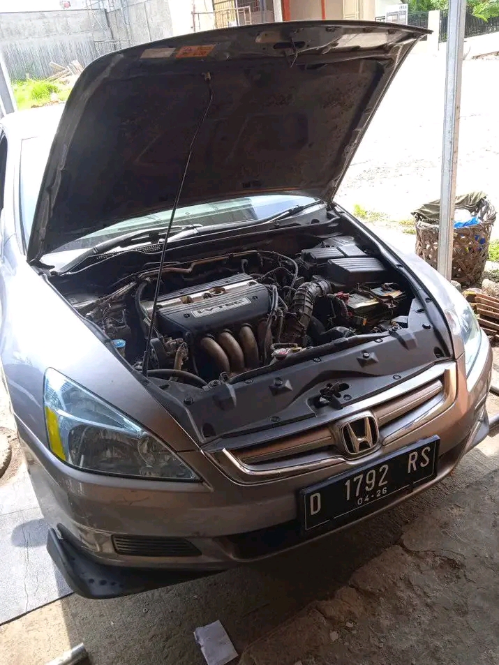 Bengkel Mobil 2 Putri