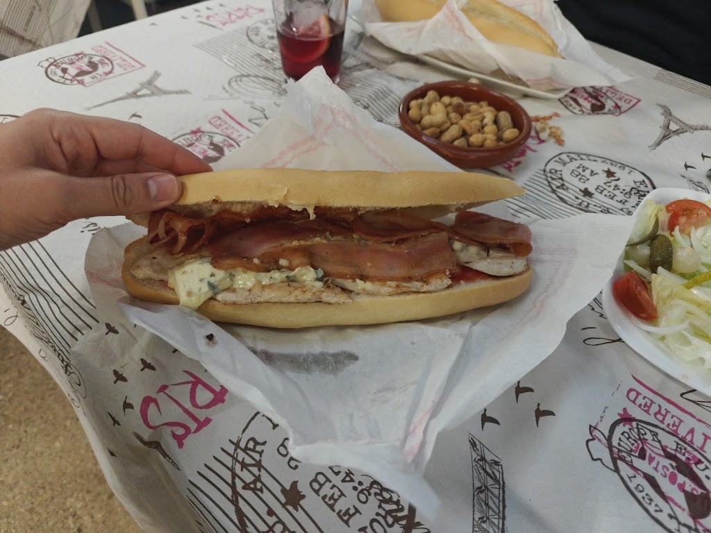 Bar Ca Julieta — Comida y bebida