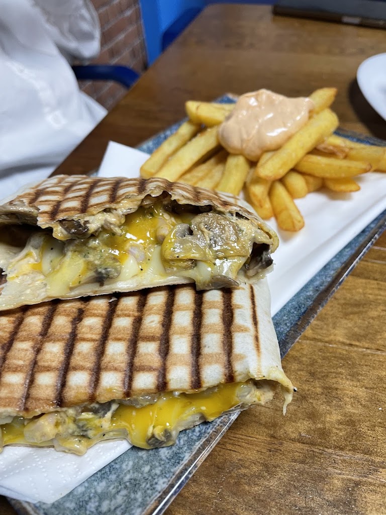 Antojo Halal — Comida y bebida