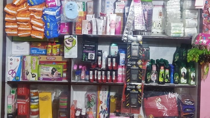 Neelam Beauty Parlour Cosmetic Center