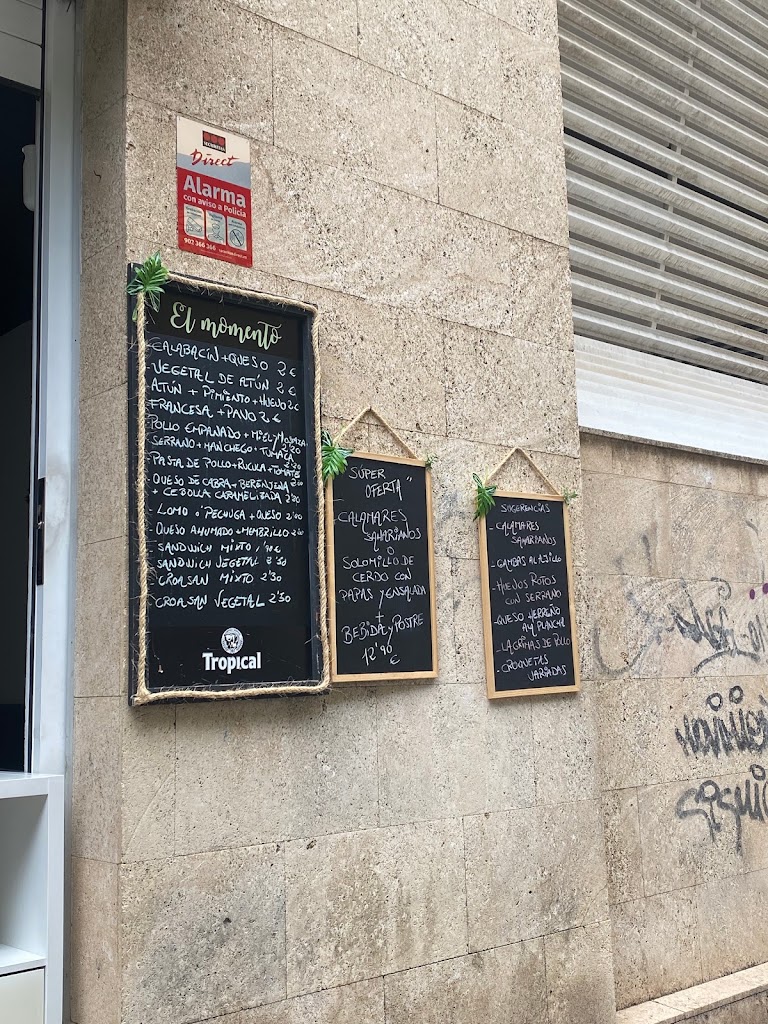 Bar Cafeteria El Momento — Carta