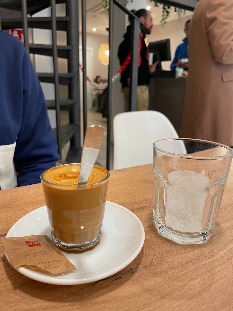 BAR CAFETERIA EJI PA Y MUCHO MAS — Cafe