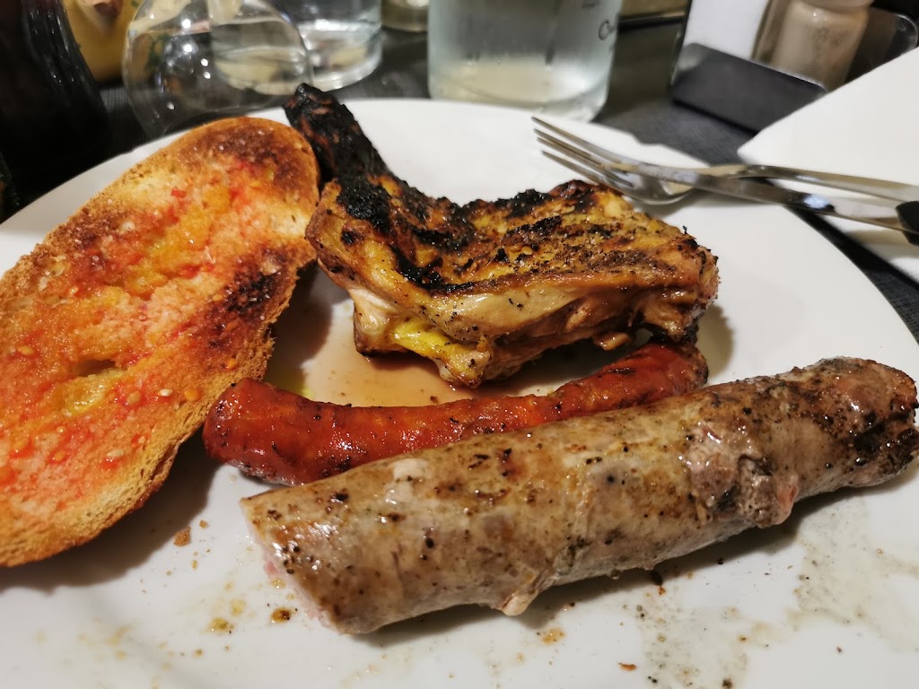 Restaurant Bar Can Selvata — Comida y bebida