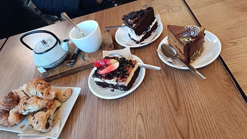 Petisu Sweets & Coffee Lab — Comida y bebida