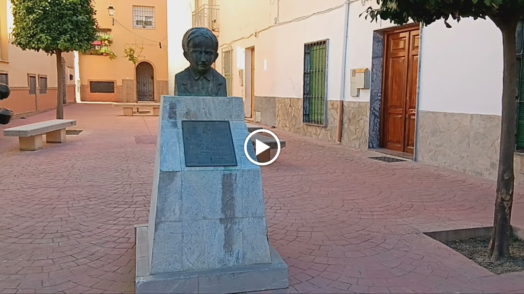 Escultura del Cabezon de Gabia