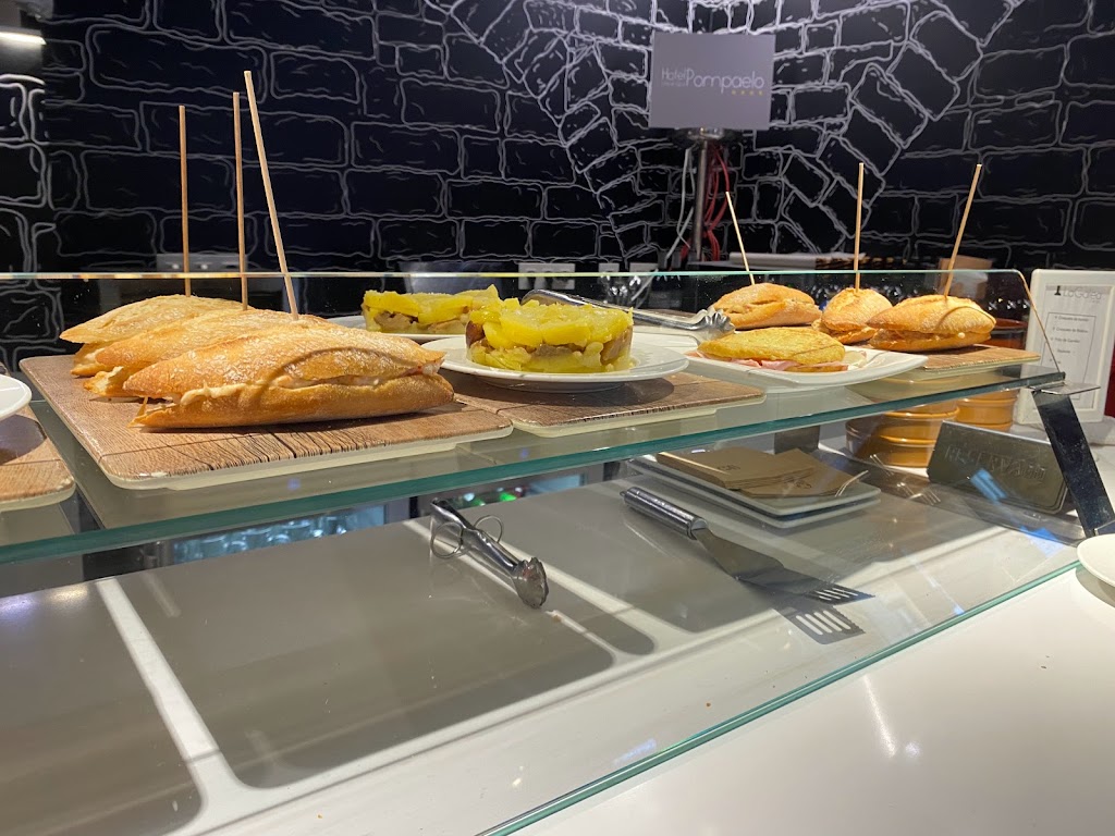 Cafe Bar La Galea — Comida y bebida