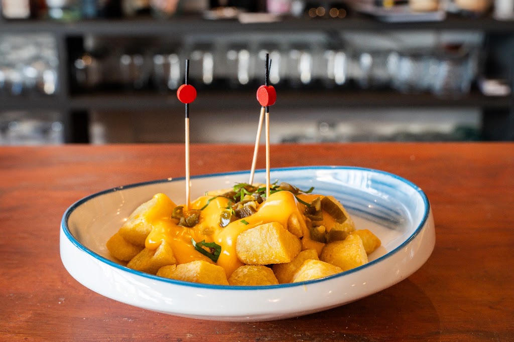 BAJAMAR BAR DE PLAYA — Comida y bebida