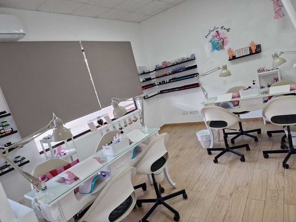 Fantastic Nails — Interior
