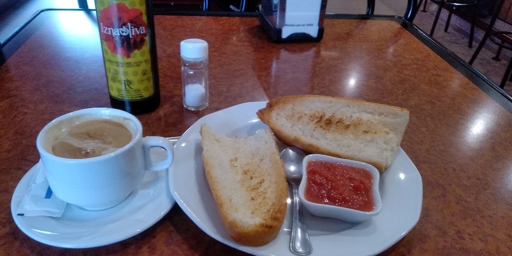 Cafeteria Roxanne — Comida y bebida