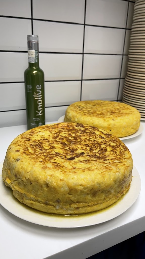La Jamoteca De Morales — Comida y bebida
